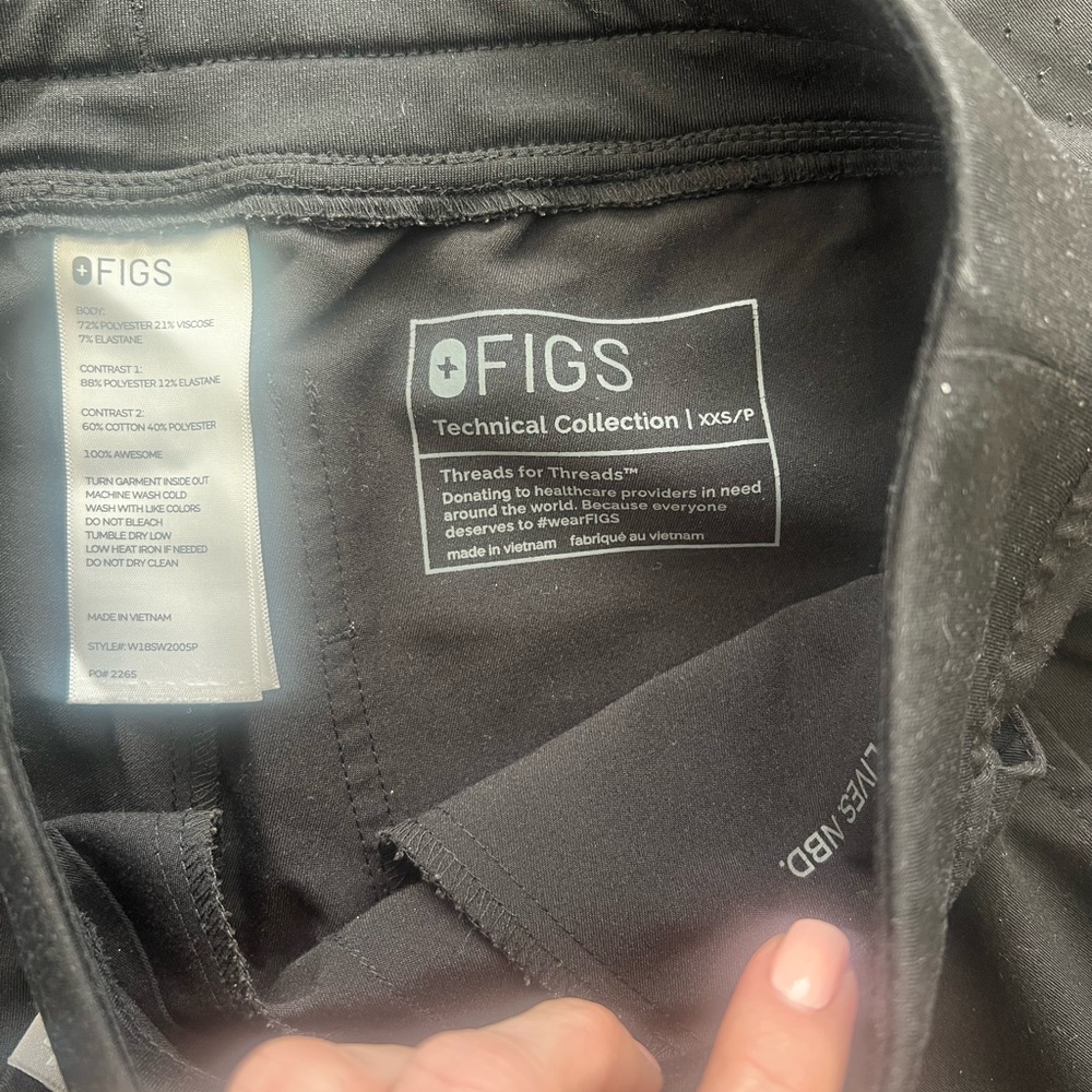 Figs Scrub Set - Picture 3 of 4